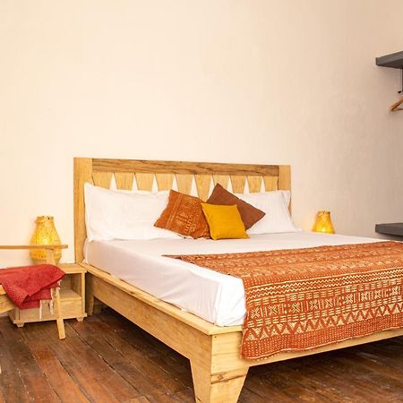 Ndar Ndar House Hotel แซ็ง-ลุย ภายนอก รูปภาพ